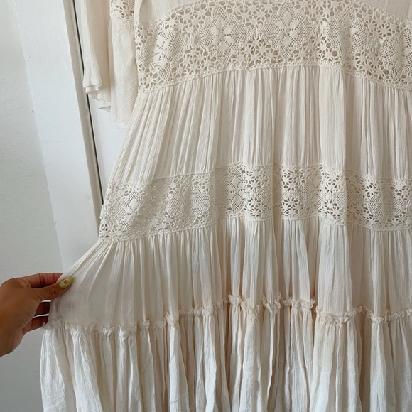 Size Medium Chelsea & Theodore Elegant Cream Lace Dress Layering Tiered Babydoll - Picture 3 of 4